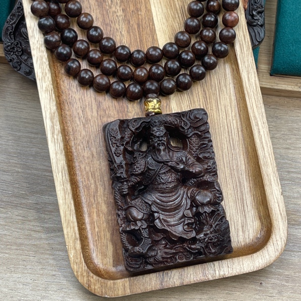 沉香木《御龙立刀关公》5/7cm牌0.8️108颗越南沉香木复古