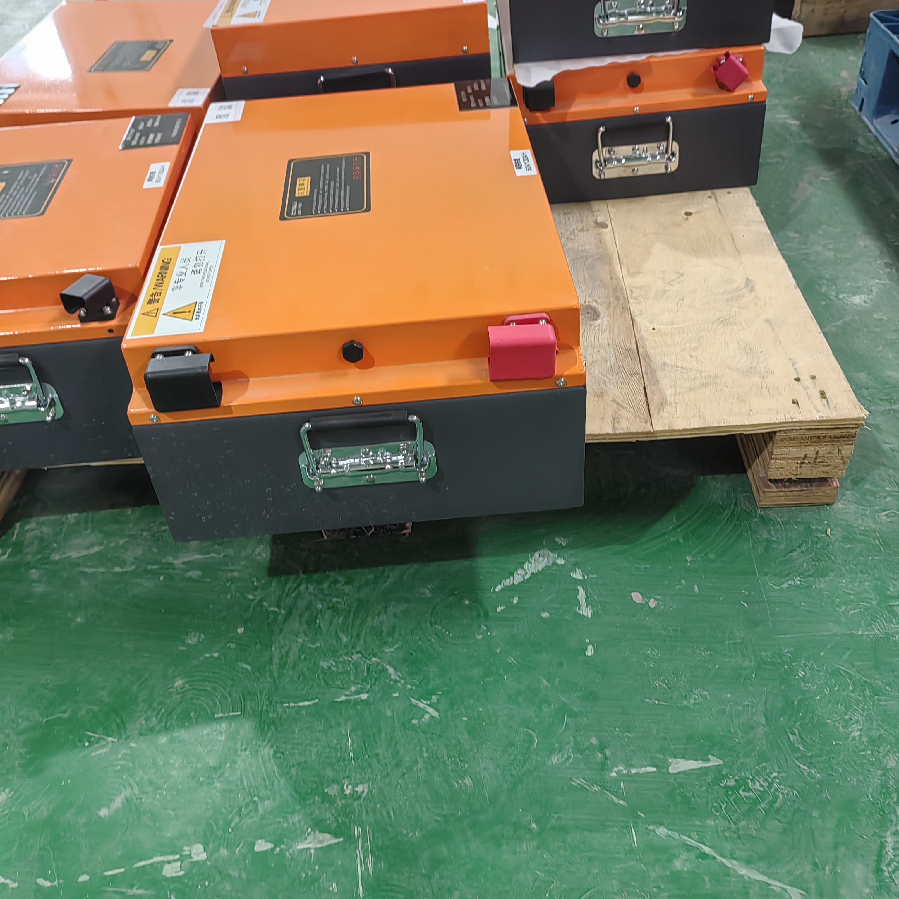 锂电池/磷酸铁锂，续航远-长寿命。72V100AH