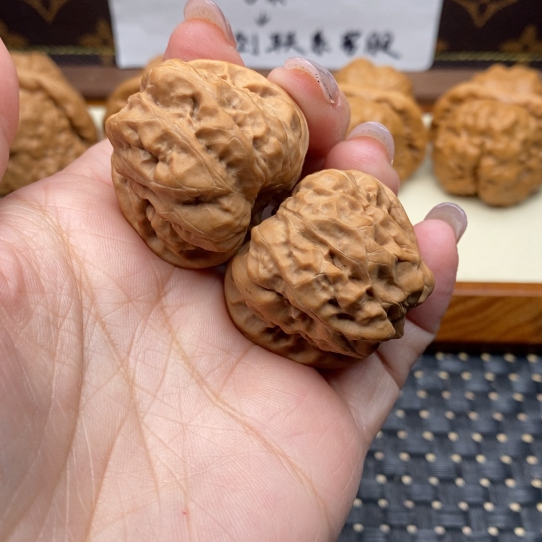 文玩核桃把件全品边35左右