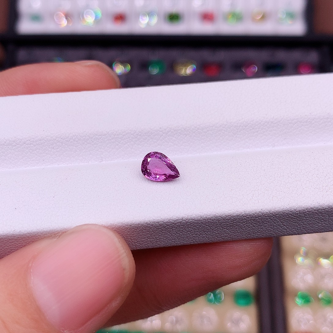 彩色蓝宝石裸石未镶嵌