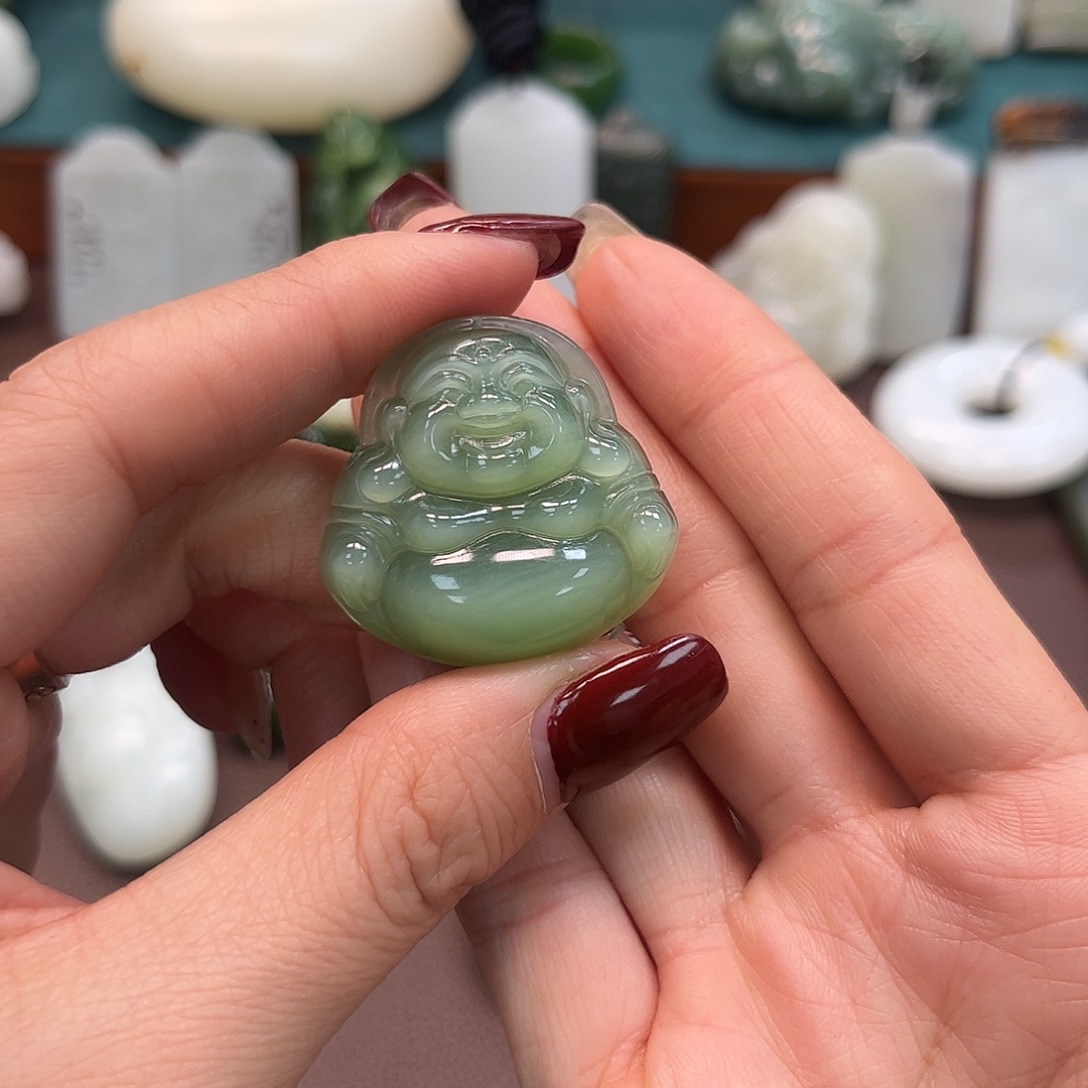 请***乐和田玉未镶嵌颈饰