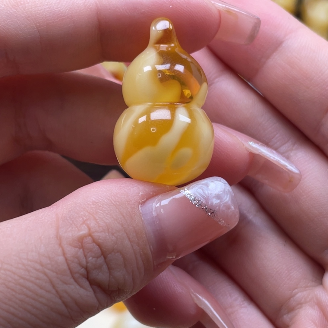 梓***佳琥珀未镶嵌珠宝奇石