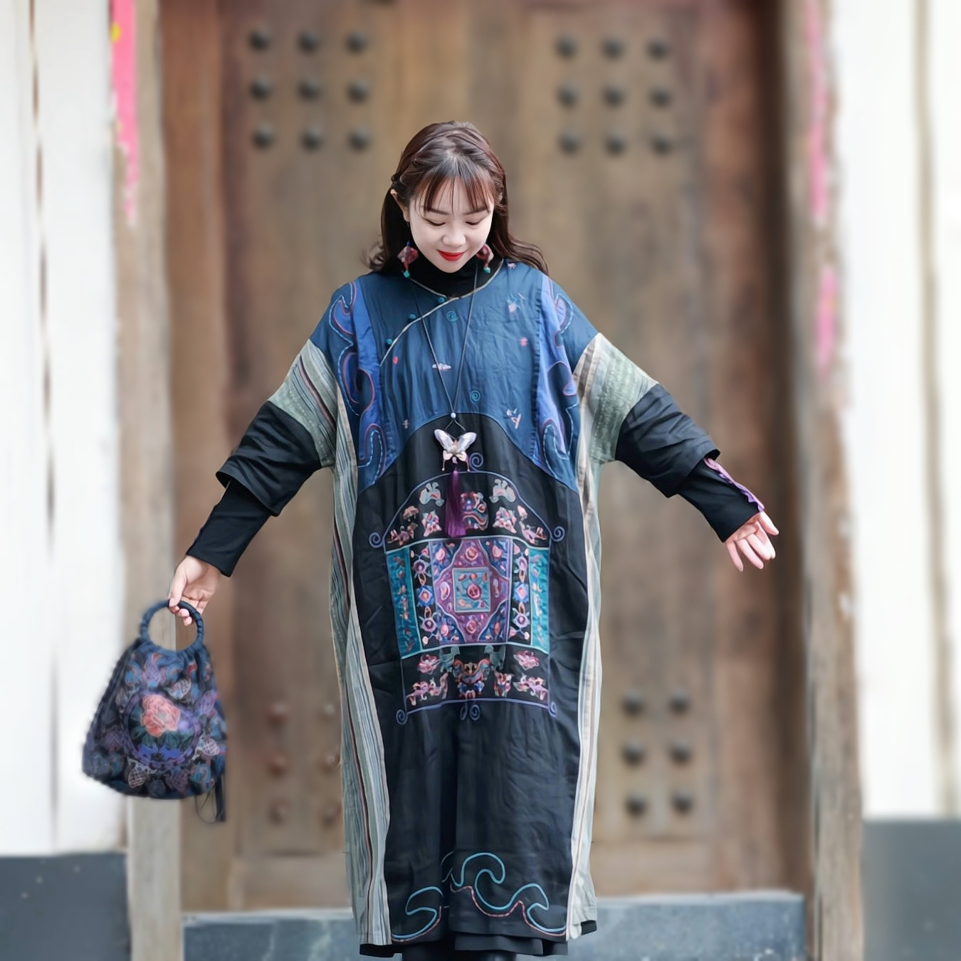 【蓝雪】重工刺绣盘扣拼接文艺复古设计师原创民族风宽松亚麻连衣裙