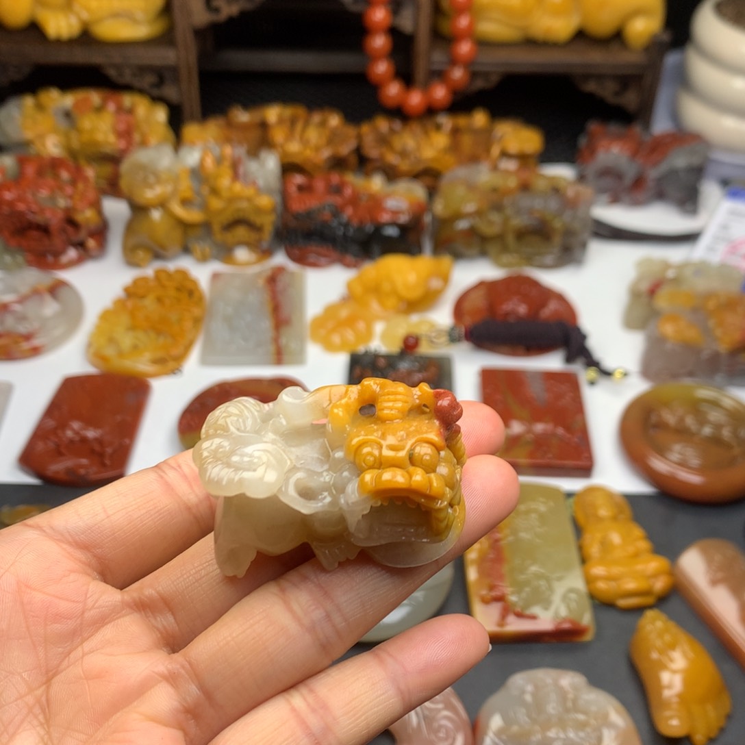 石英质玉（黄龙玉）挂件未镶嵌