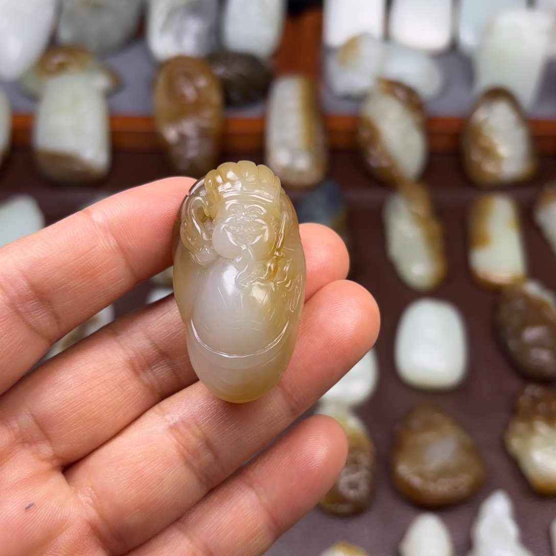 和田玉（糖玉）颈饰未镶嵌