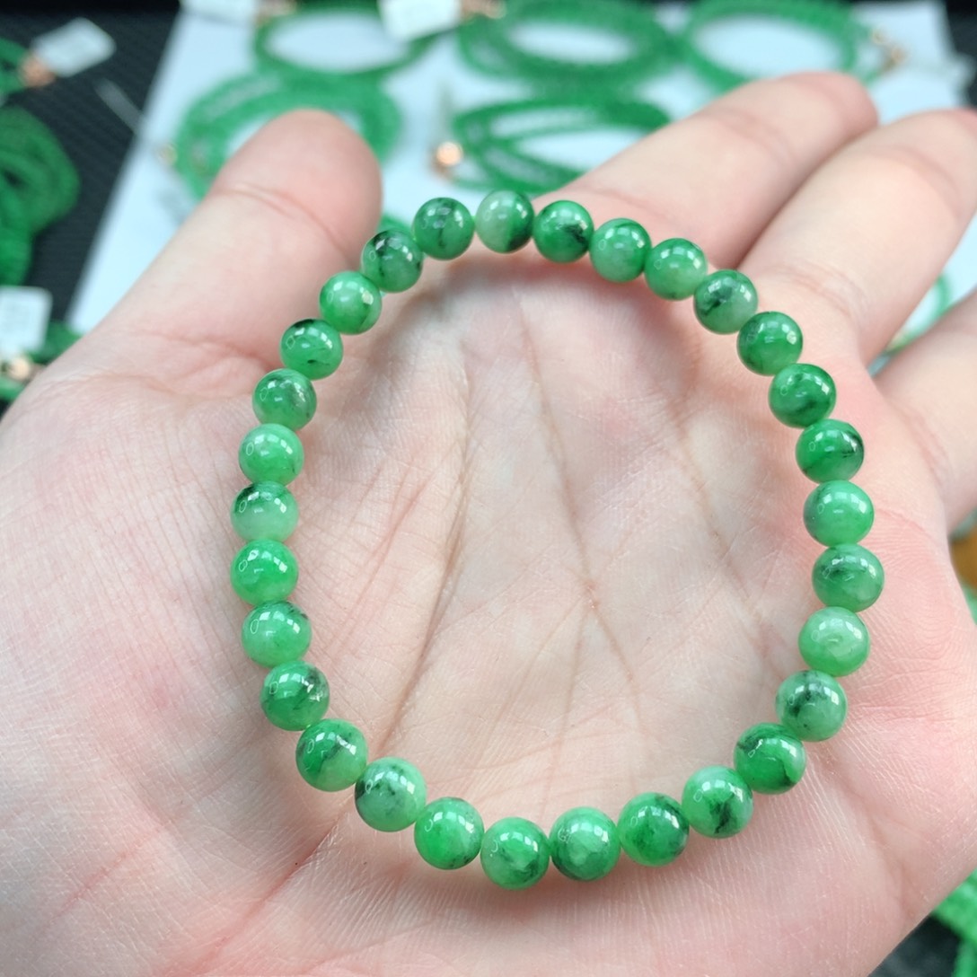 翡翠手链未镶嵌翡翠
