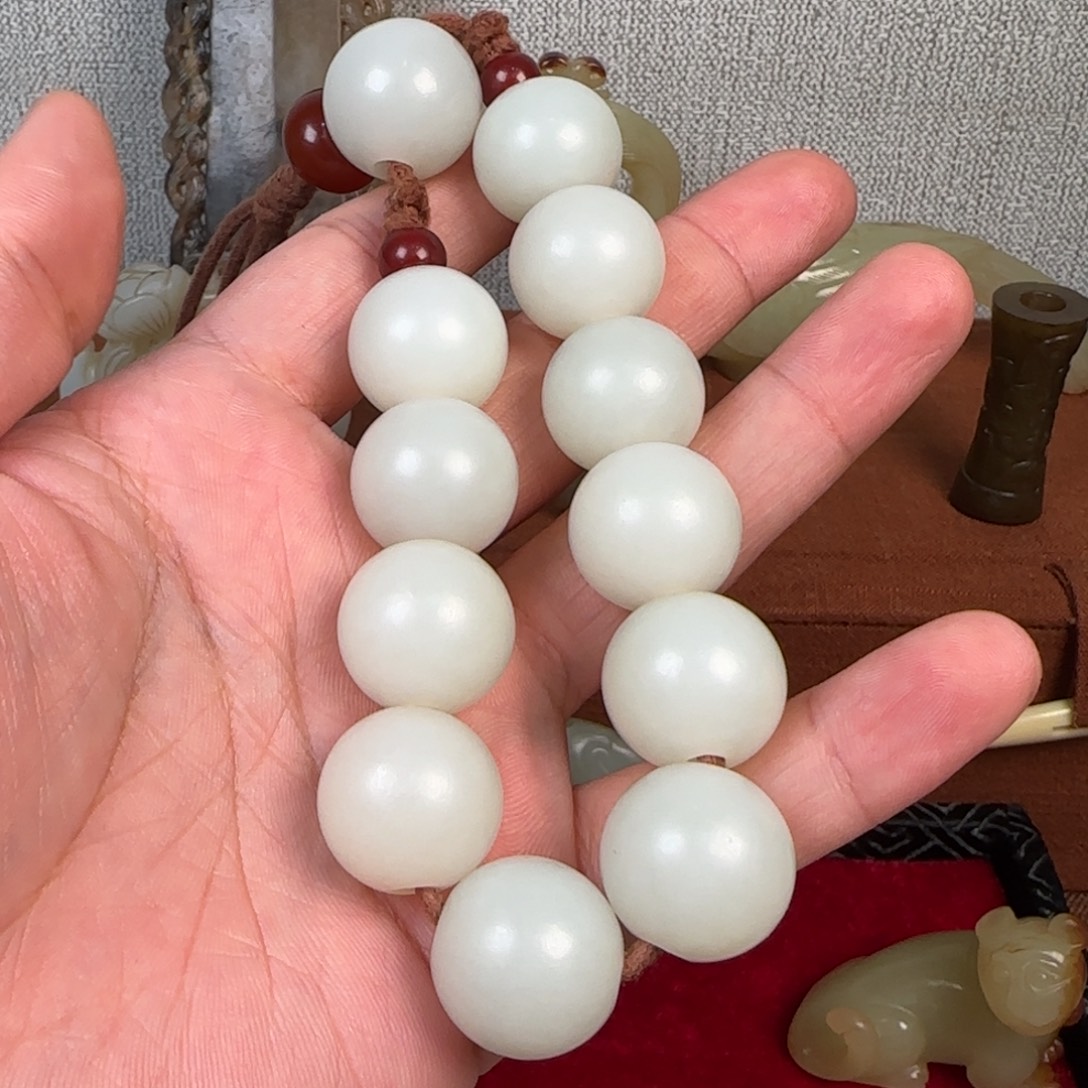 用***，非常精美的脖挂件