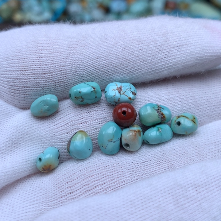 喔***窝南红玛瑙未镶嵌珠宝奇石