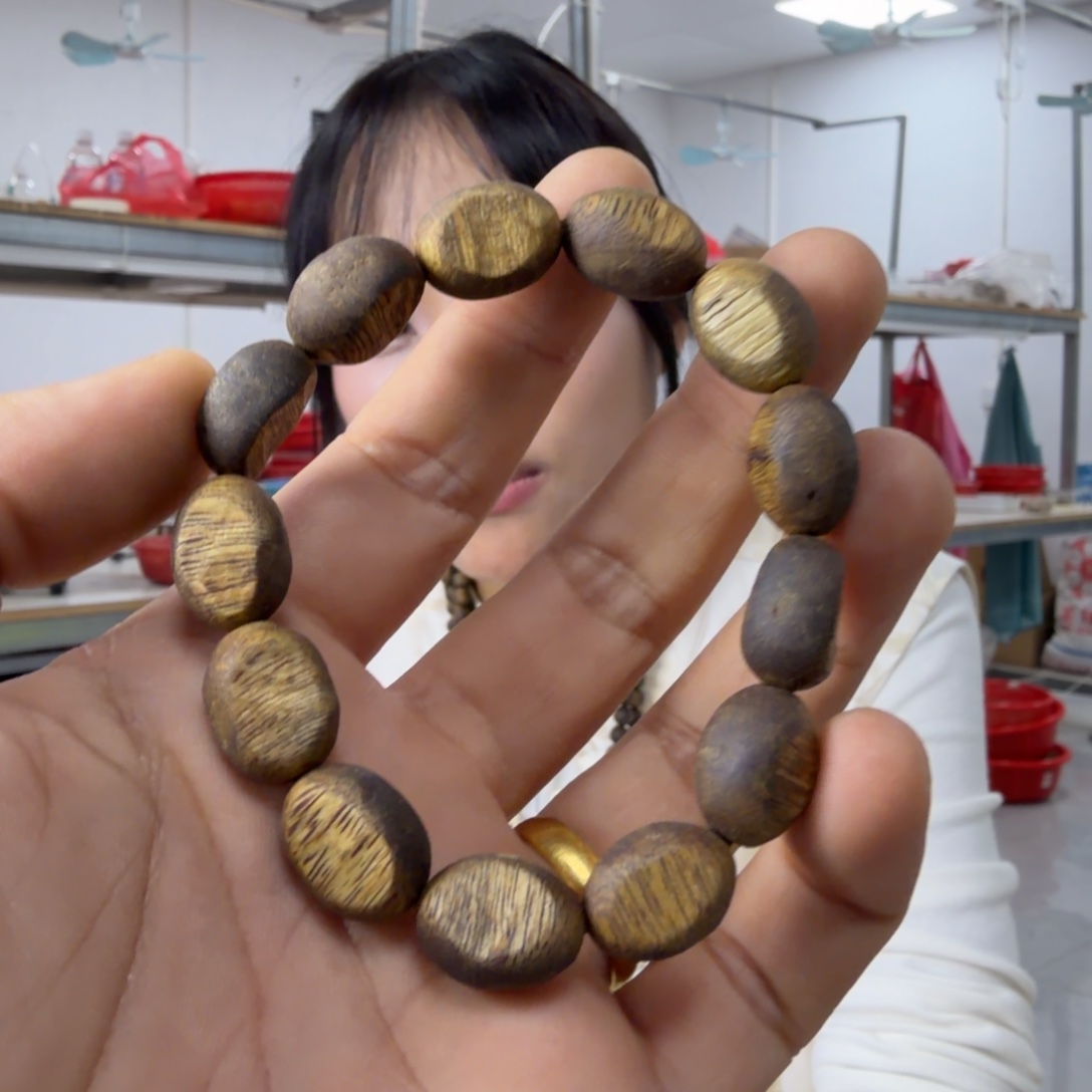 沉香手串留疤老料1.2mm张勺子