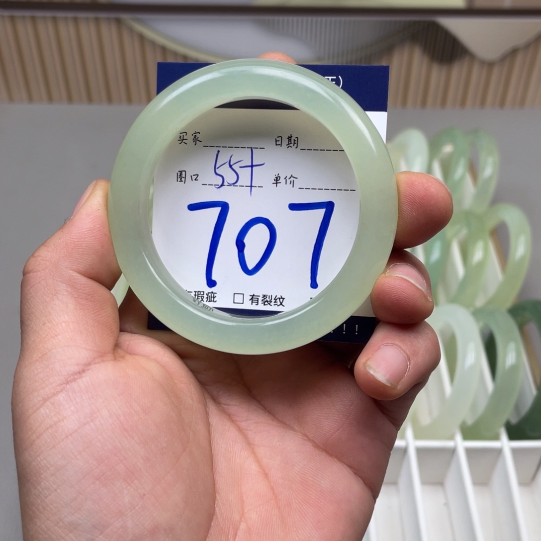 岫玉手镯手镯未镶嵌