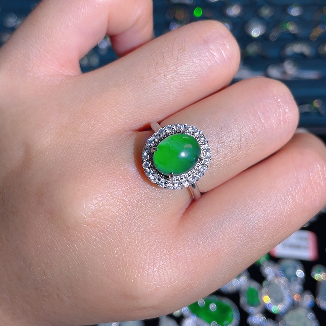 未镶嵌戒指翡翠戒指