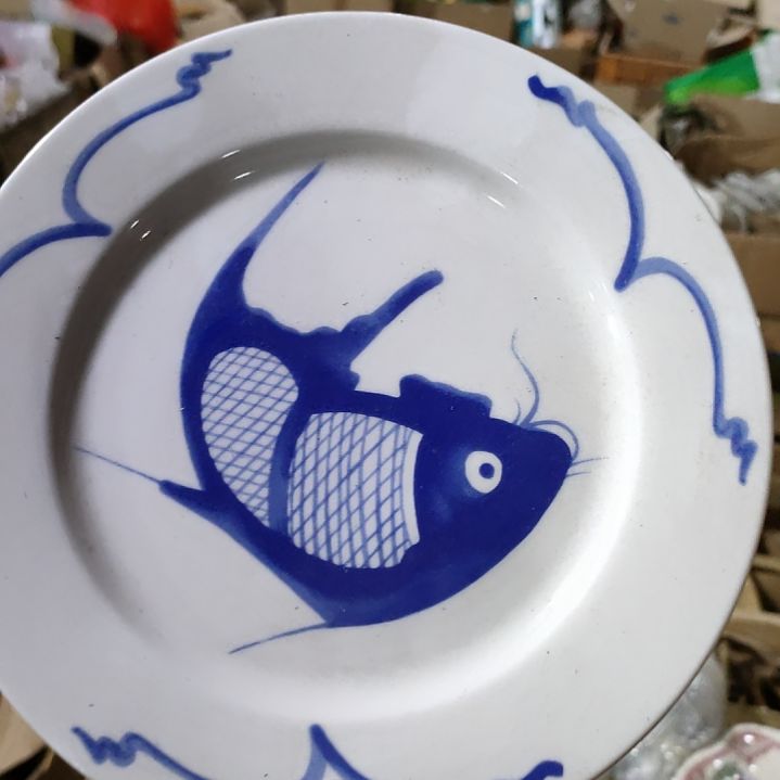 摆件盘子碗茶壶啥都有