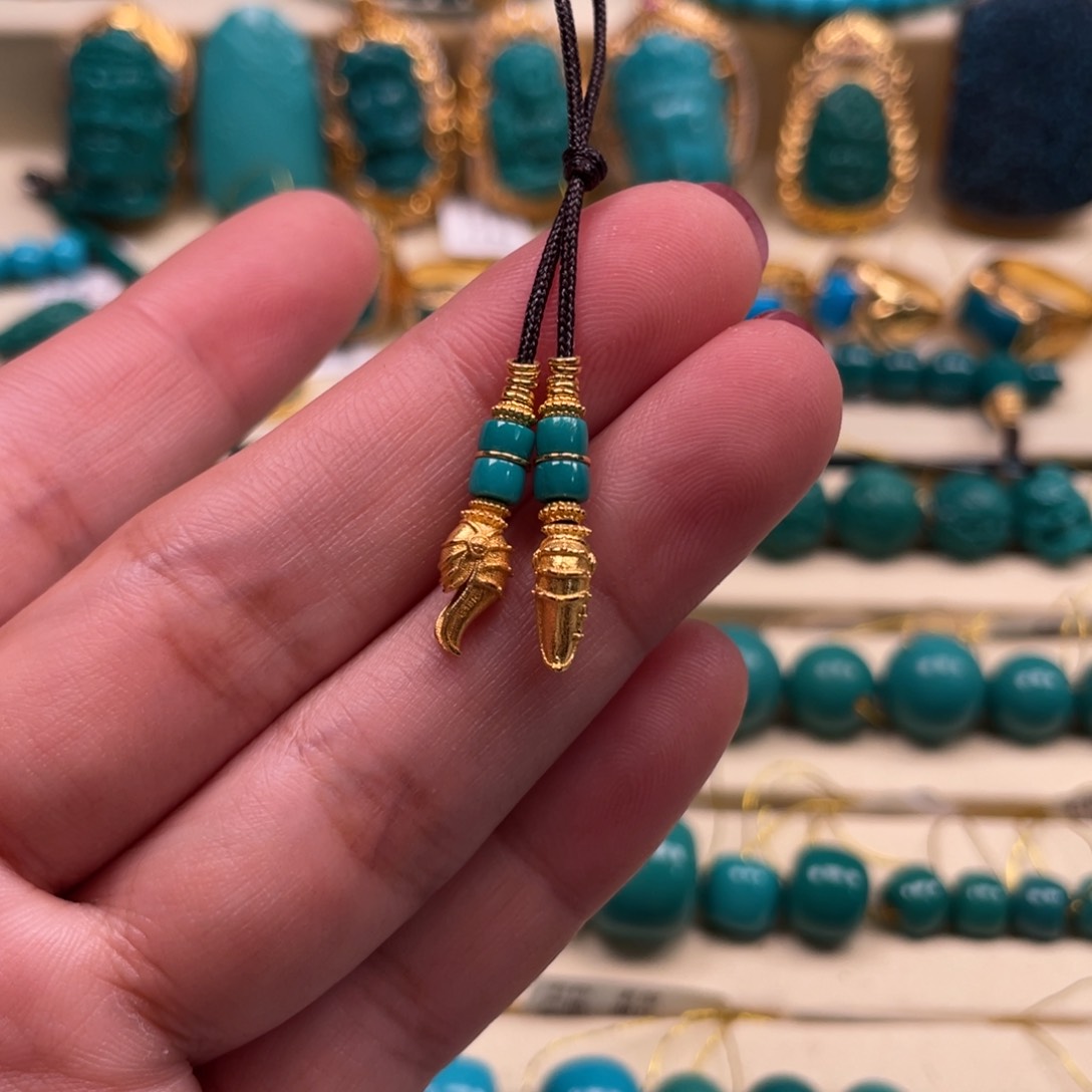 绿松石珠宝奇石18K金镶嵌