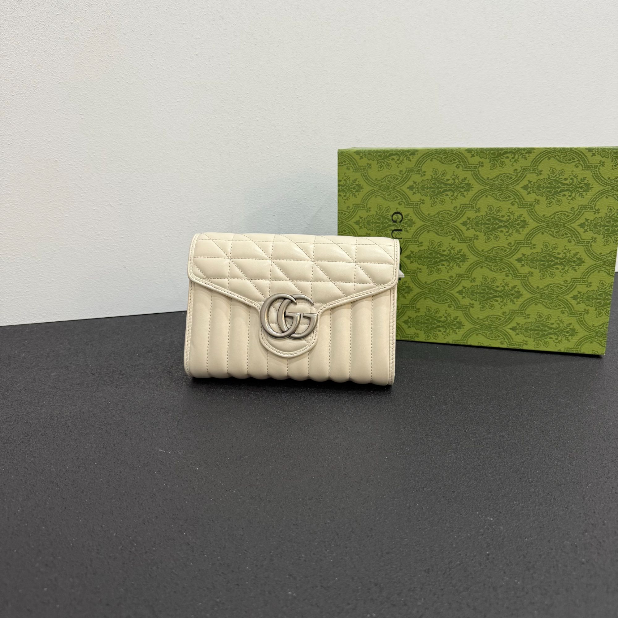 未使用 GUCCI/古驰 壹所奢品/马蒙woc白银单肩斜挎包/闲置