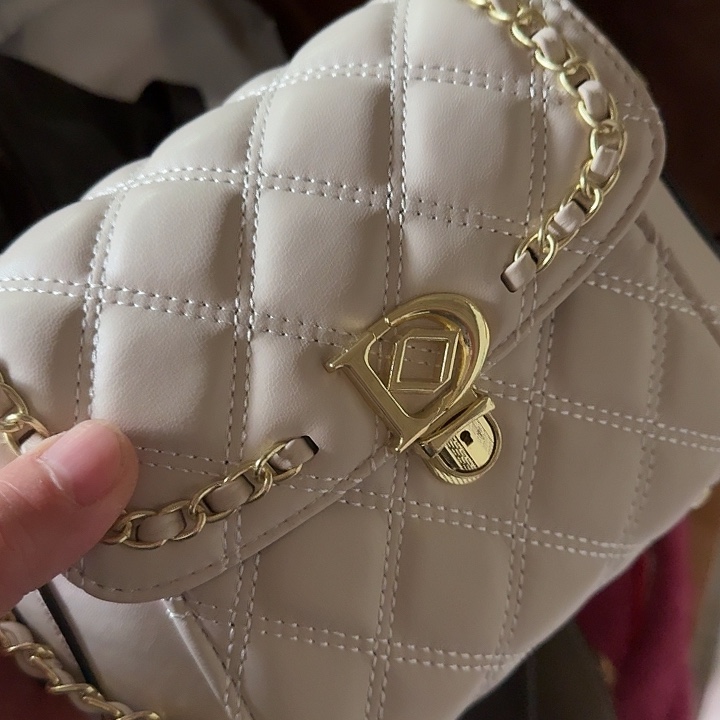 蚕丝小牛你小牛才能吃呢