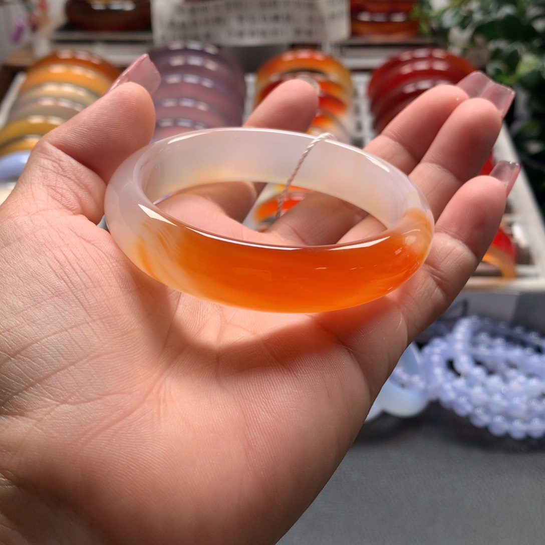 玛瑙/玉髓手镯未镶嵌