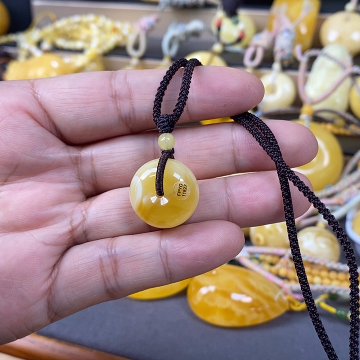 琥珀裸石未镶嵌平安