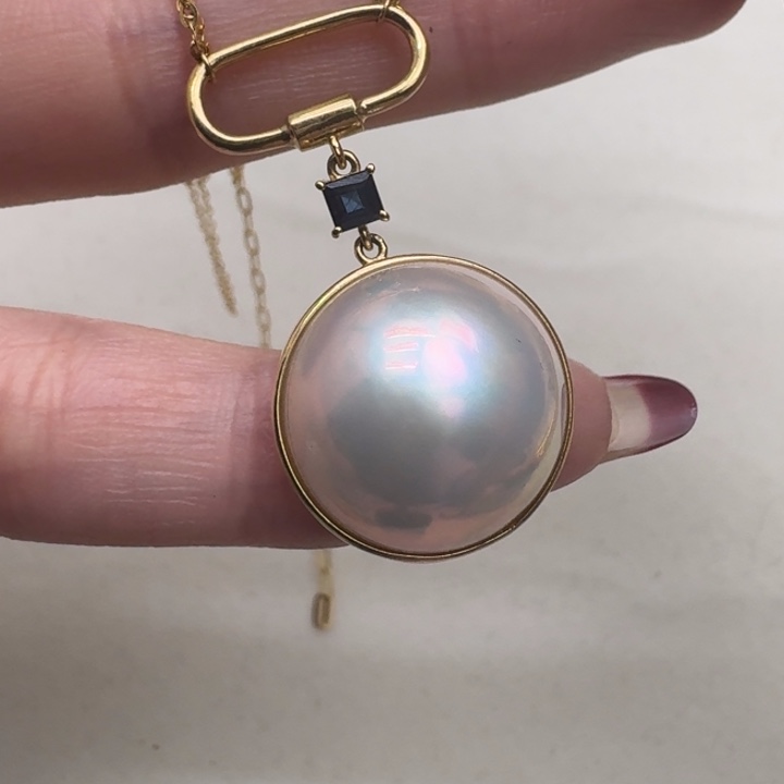 拼合珍珠（马贝珠）颈饰18K金镶嵌