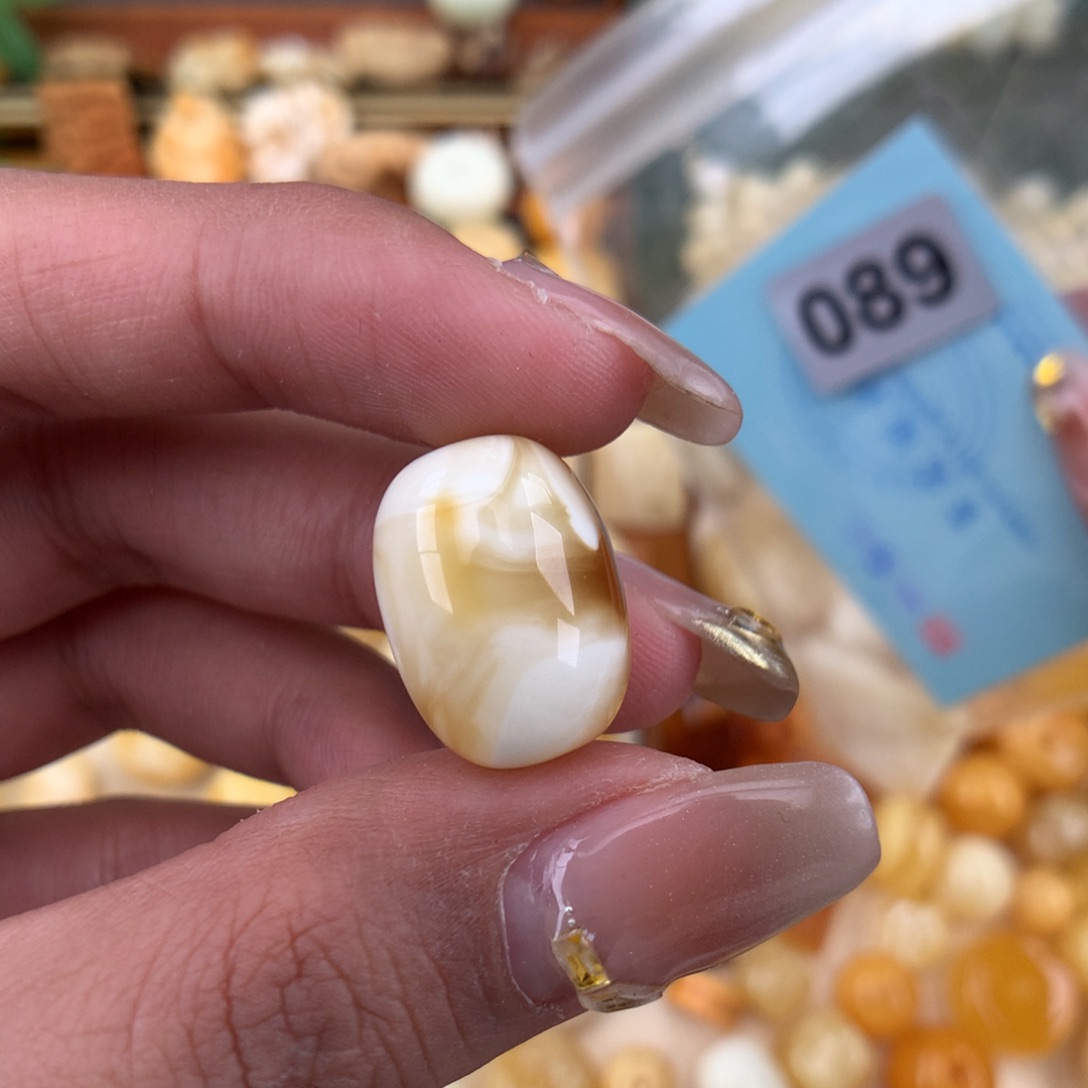 琥珀珠宝奇石未镶嵌13.6