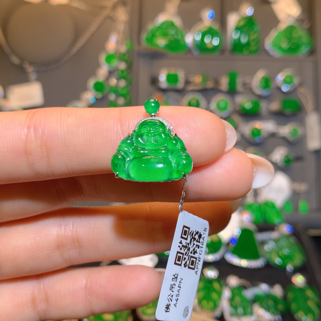 翡翠颈饰18K金镶嵌佛公