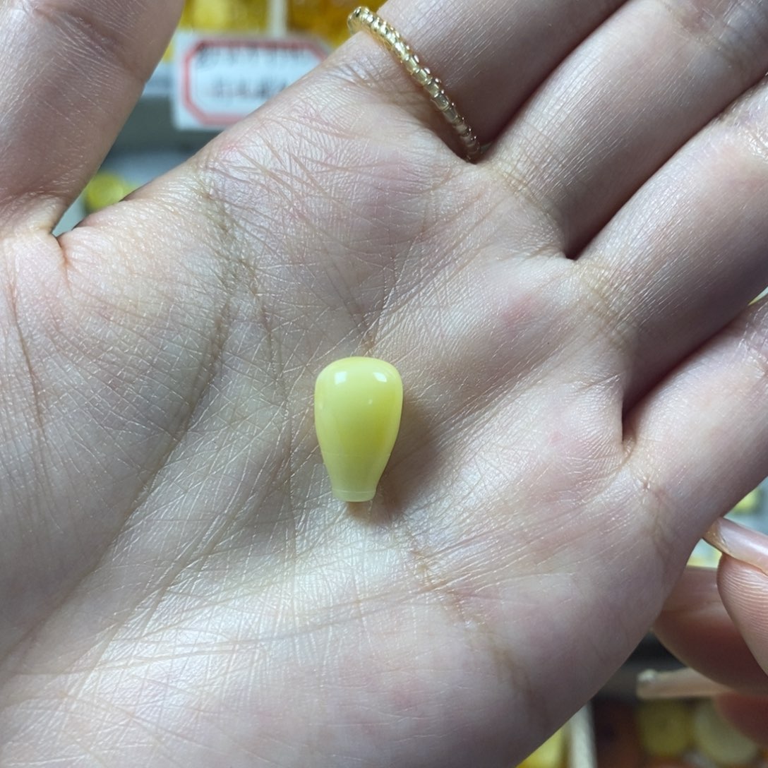 琥珀裸石未镶嵌房*房三通