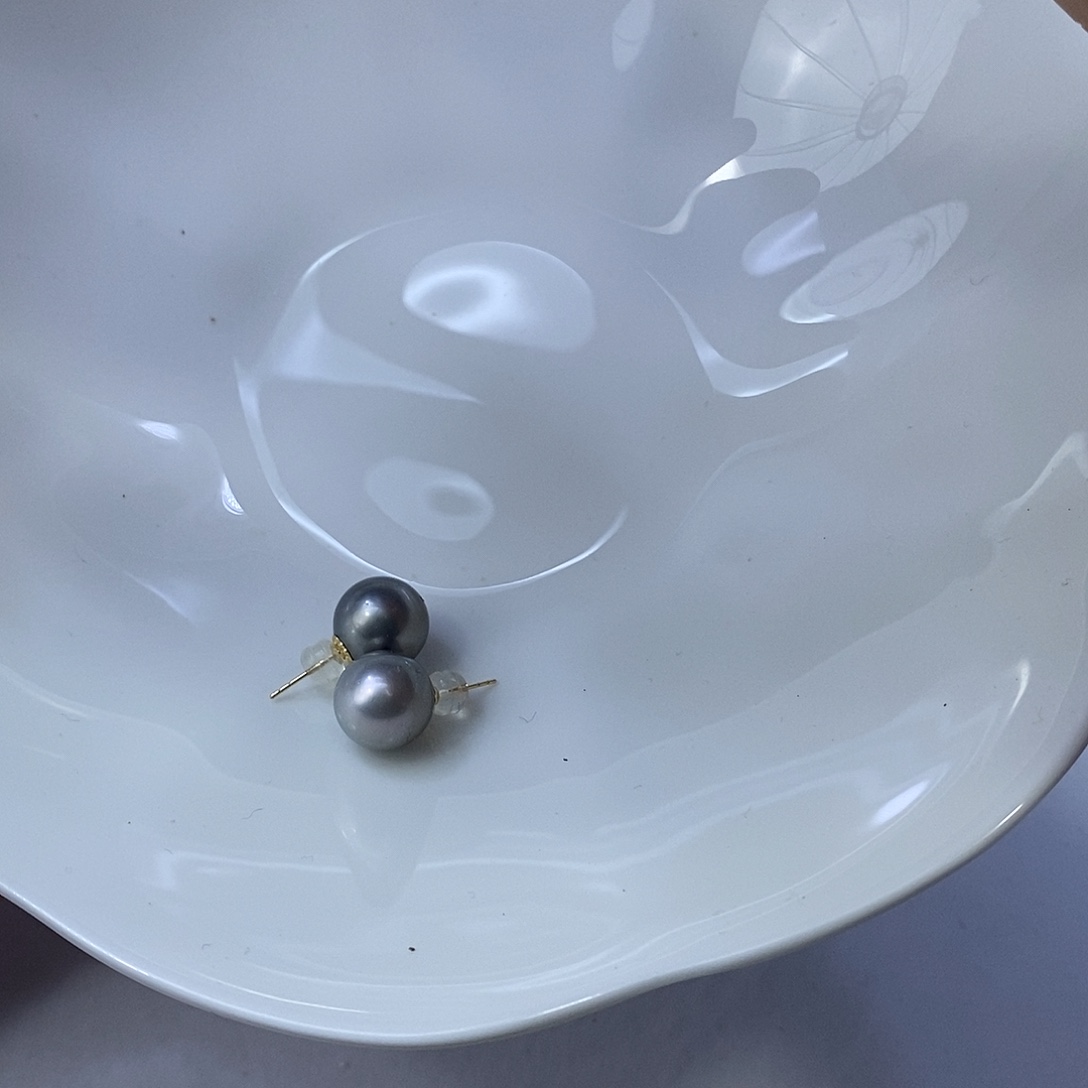 耳饰18K金镶嵌海水珍珠