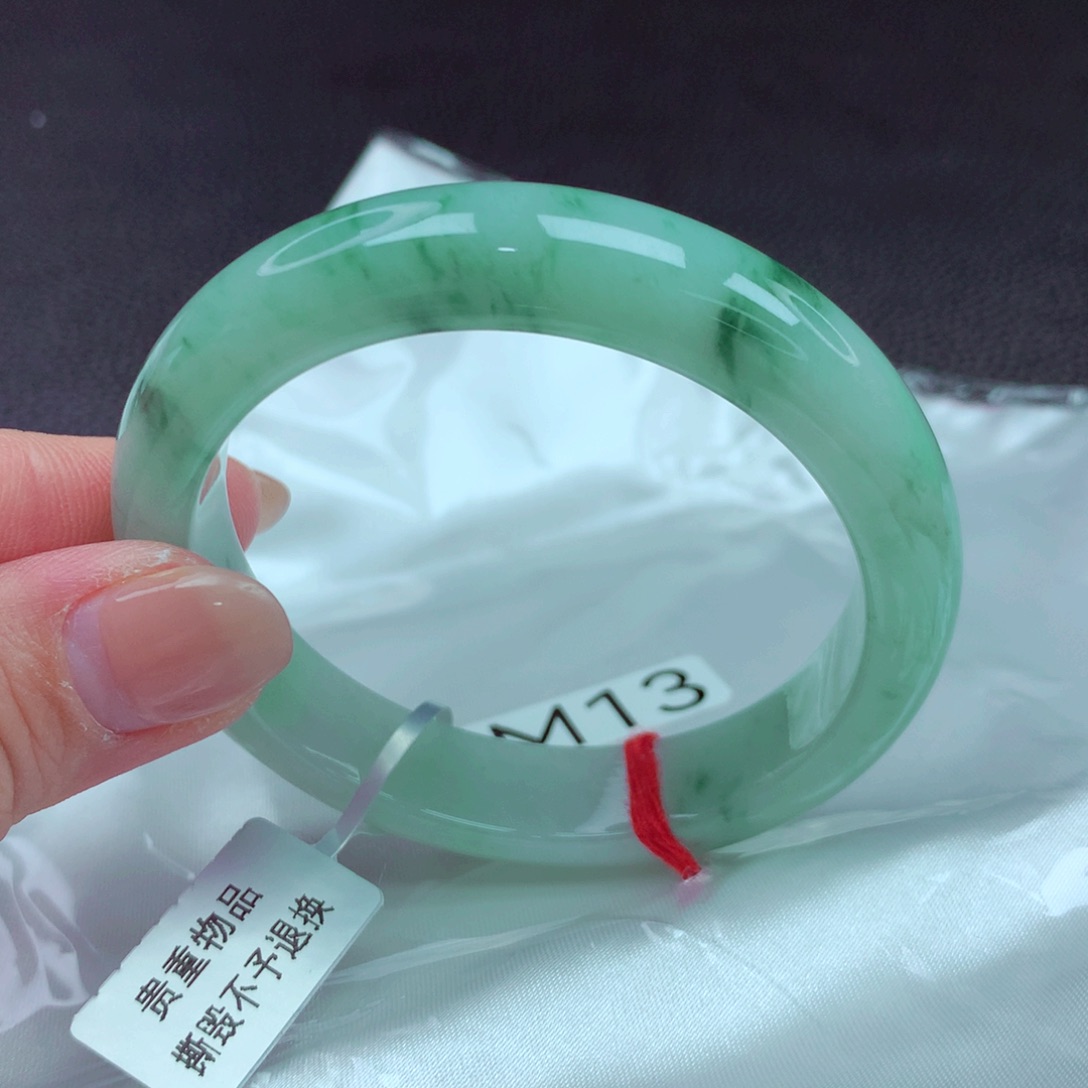 翡翠手镯未镶嵌手镯88