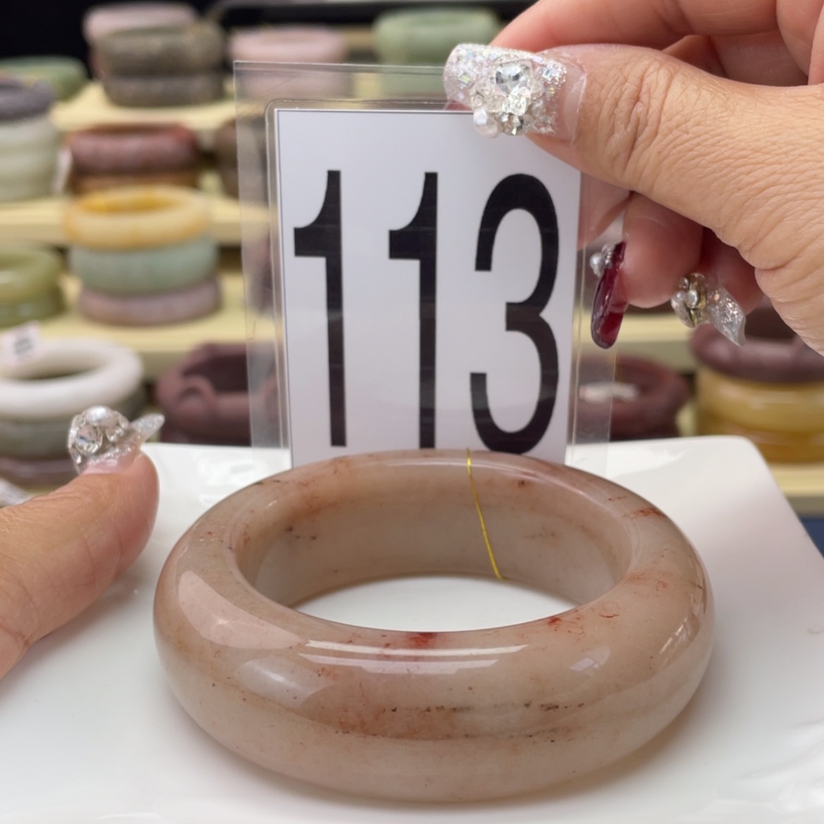 【闪购商品】石英质玉手镯未镶嵌