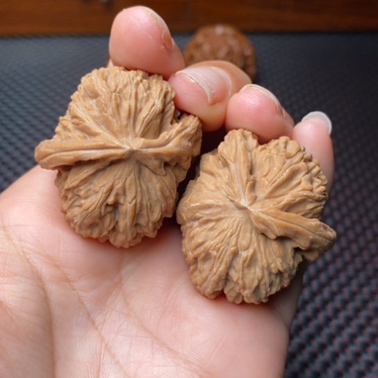 吊坠文玩核桃白狮子左右逢缘