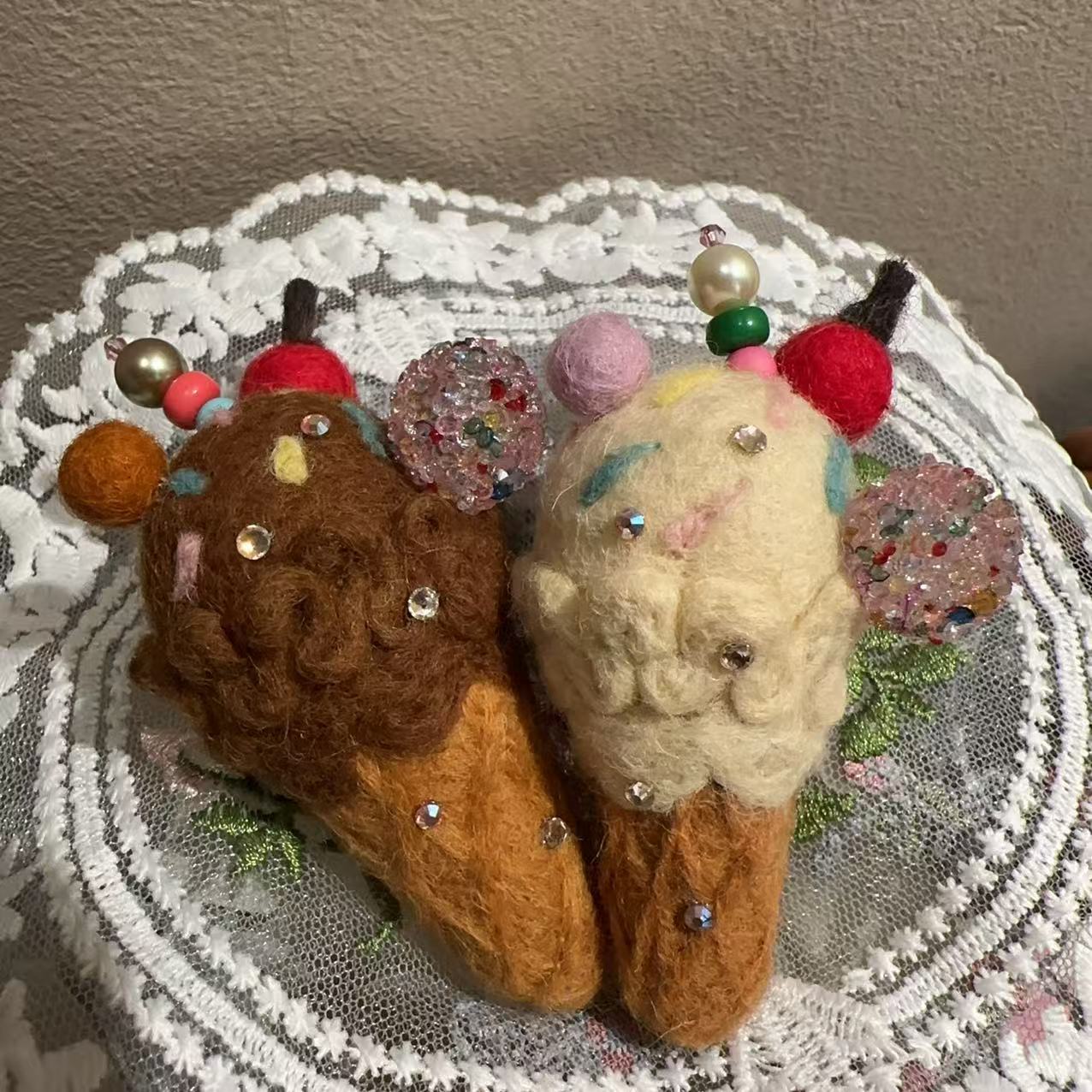 韩国设计款甜筒胸针发夹Y0022