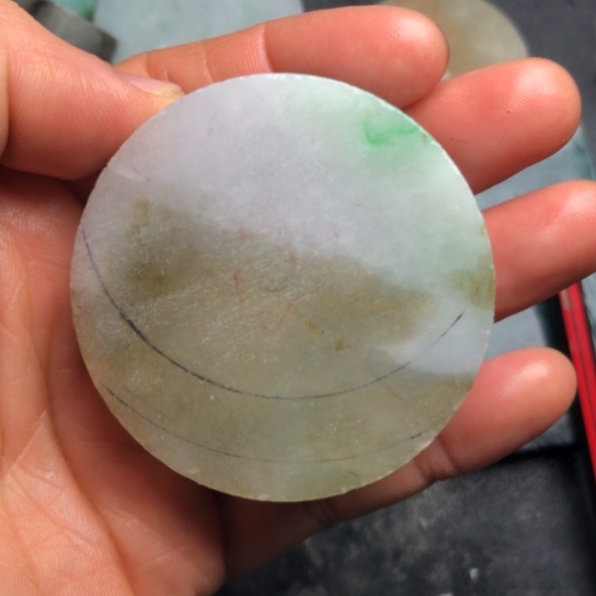 像***月翡翠未镶嵌颈饰裸石