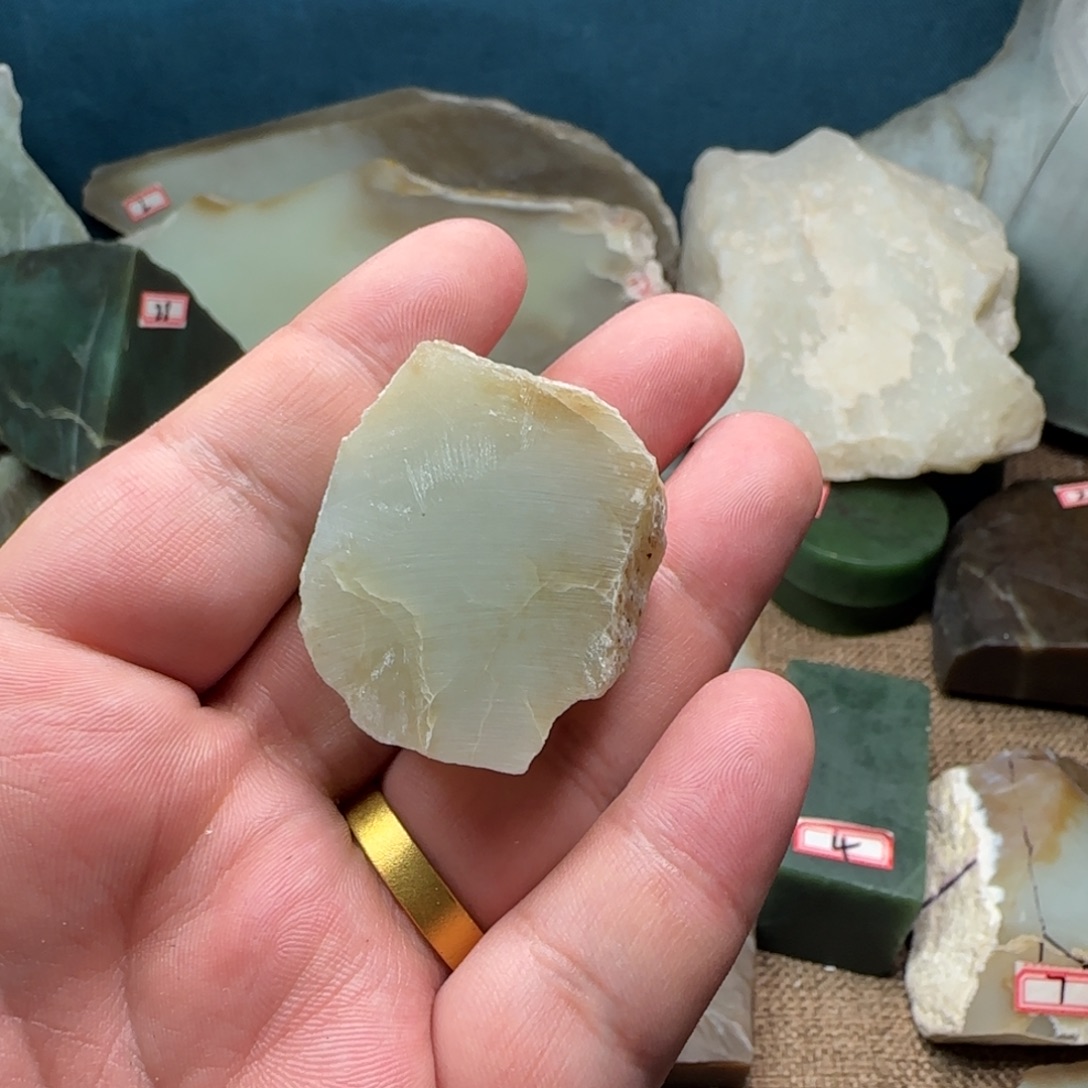 未镶嵌和田玉（糖玉）珠宝奇石