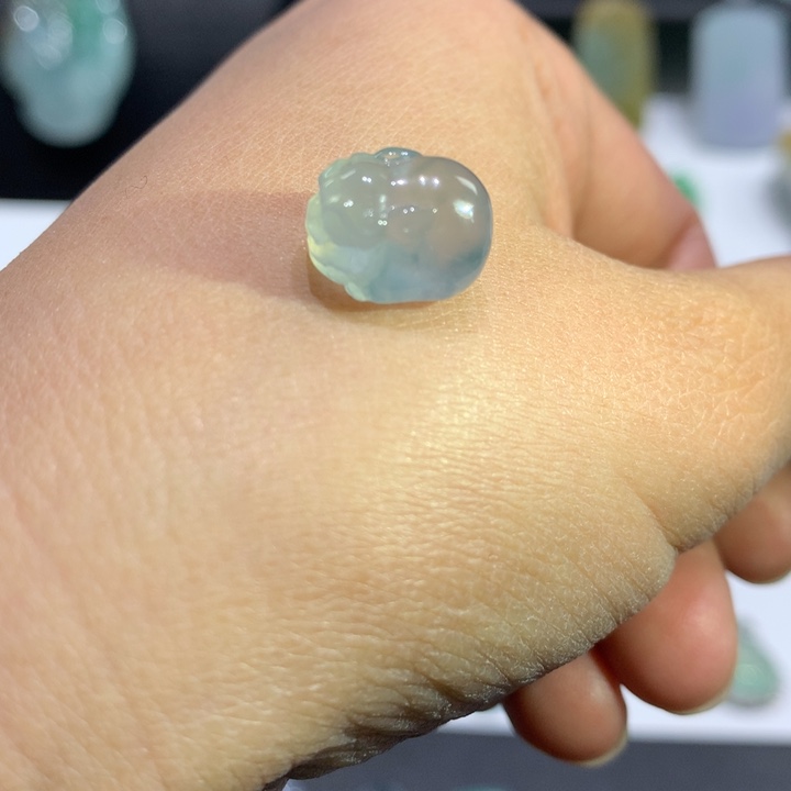 翡翠颈饰未镶嵌皮皮