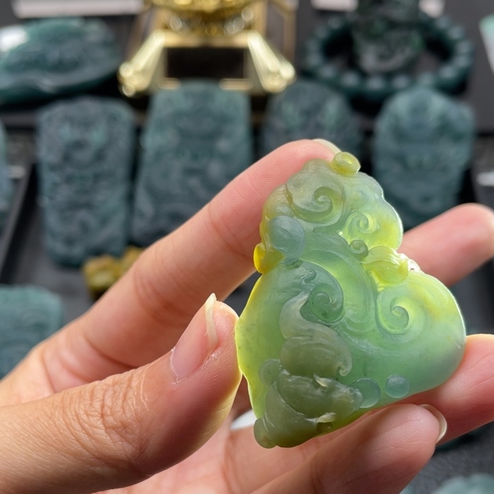 定制翡翠未镶嵌龙王翡翠