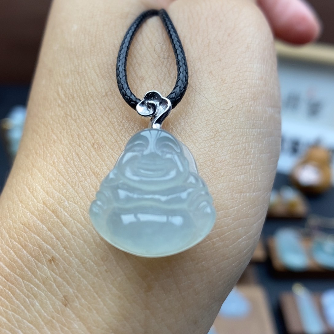 【闪购商品】颈饰18K金镶嵌翡翠60