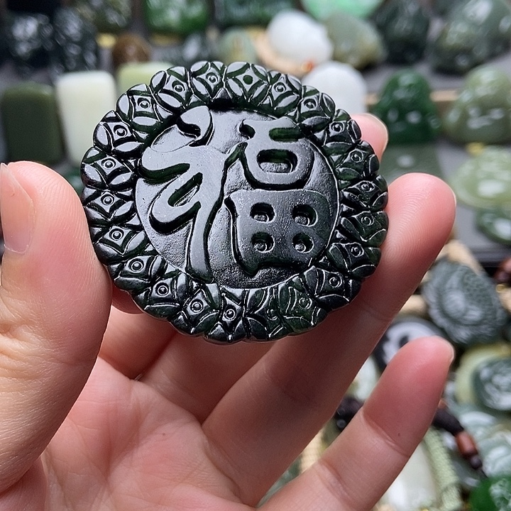 和田玉未镶嵌颈饰