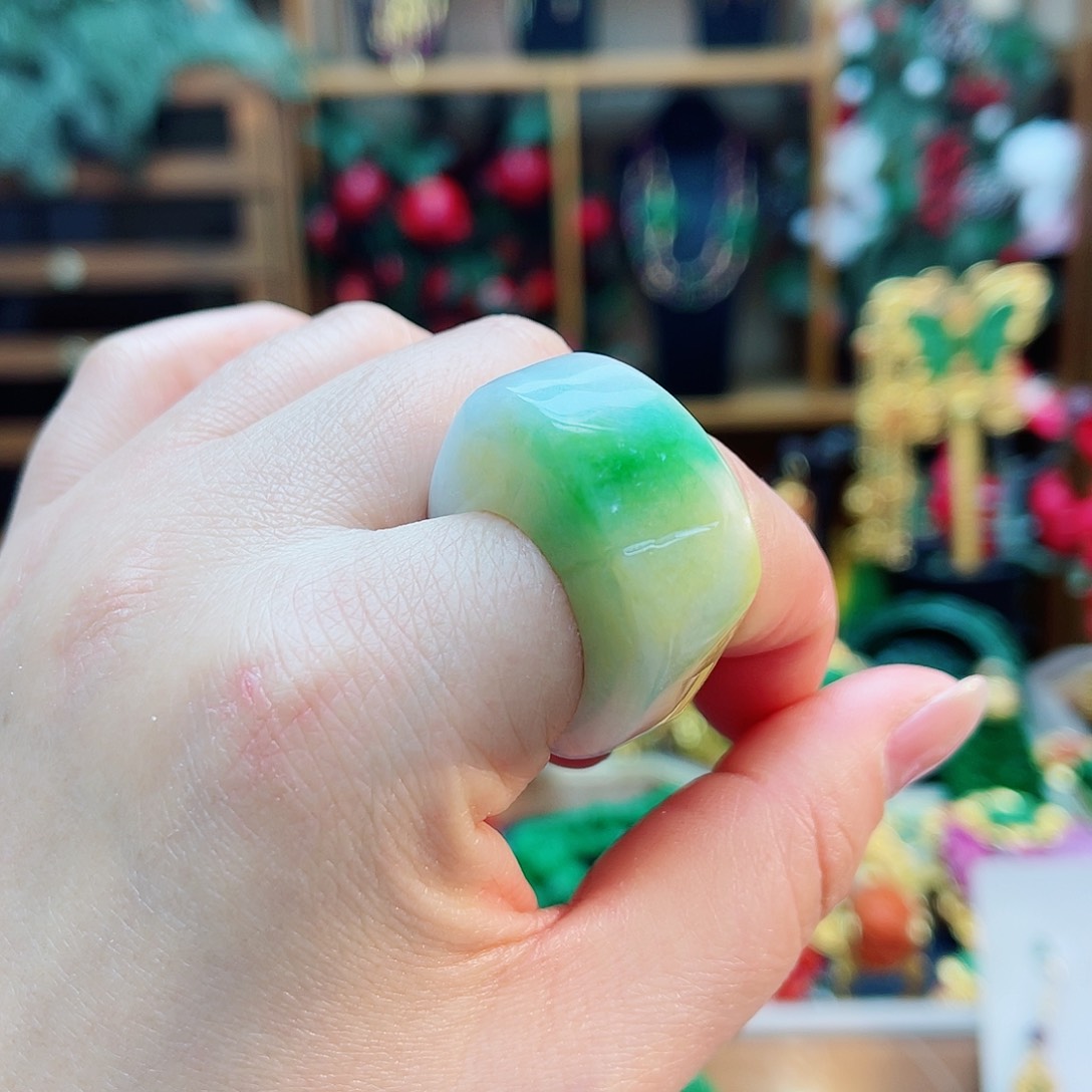 未镶嵌戒圈翡翠48小时鉴赏期