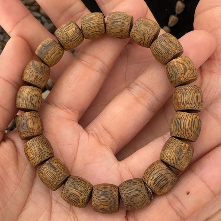 沉香手串陆河多样性发货一条卡11-12克