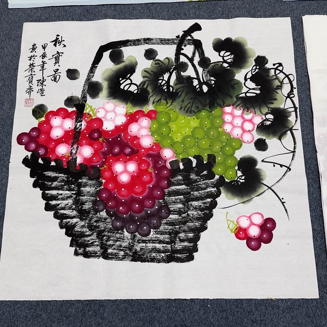 国画尺寸70X70手绘作品 