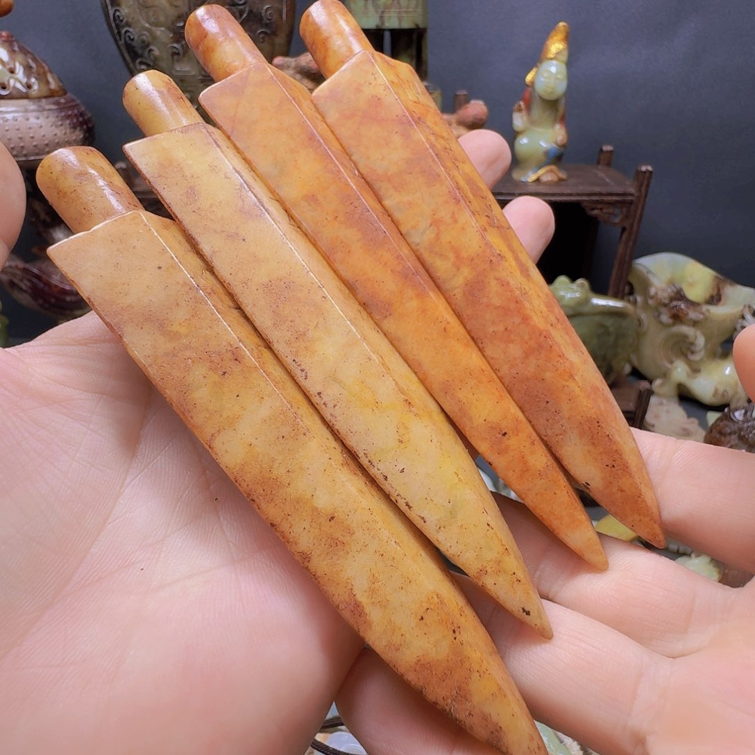 岫岩老玉（透闪石质玉）未镶嵌挂件宝**雪