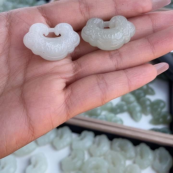和田玉未镶嵌吊坠(不含链)约30锁（木姐）多样性拍一发一