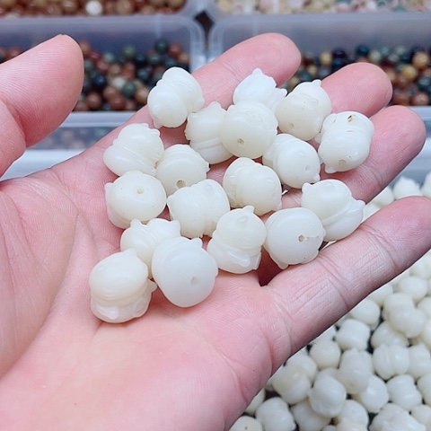 吊坠白玉菩提15瑕疵招财猫30颗