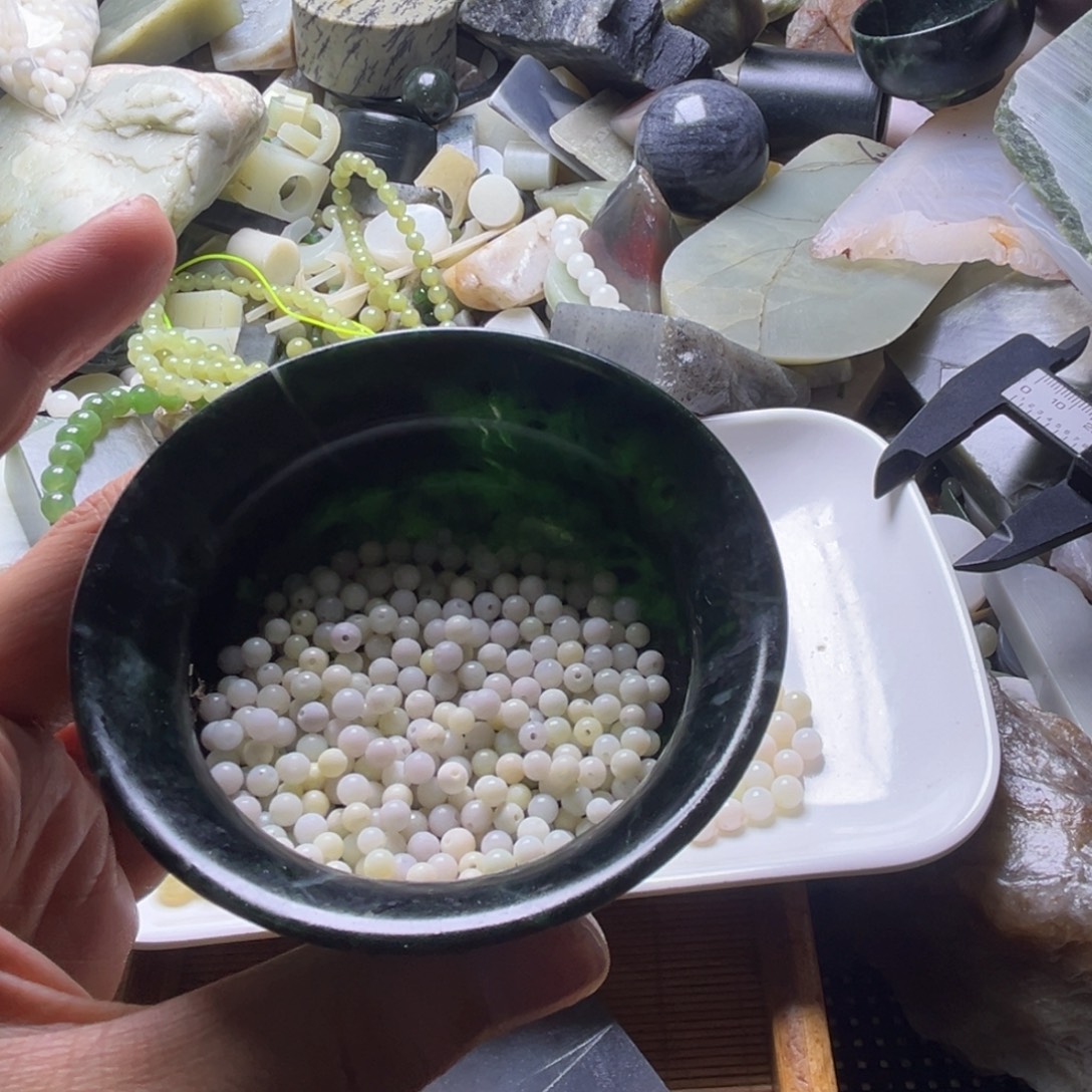 和田玉（糖玉）未镶嵌挂件