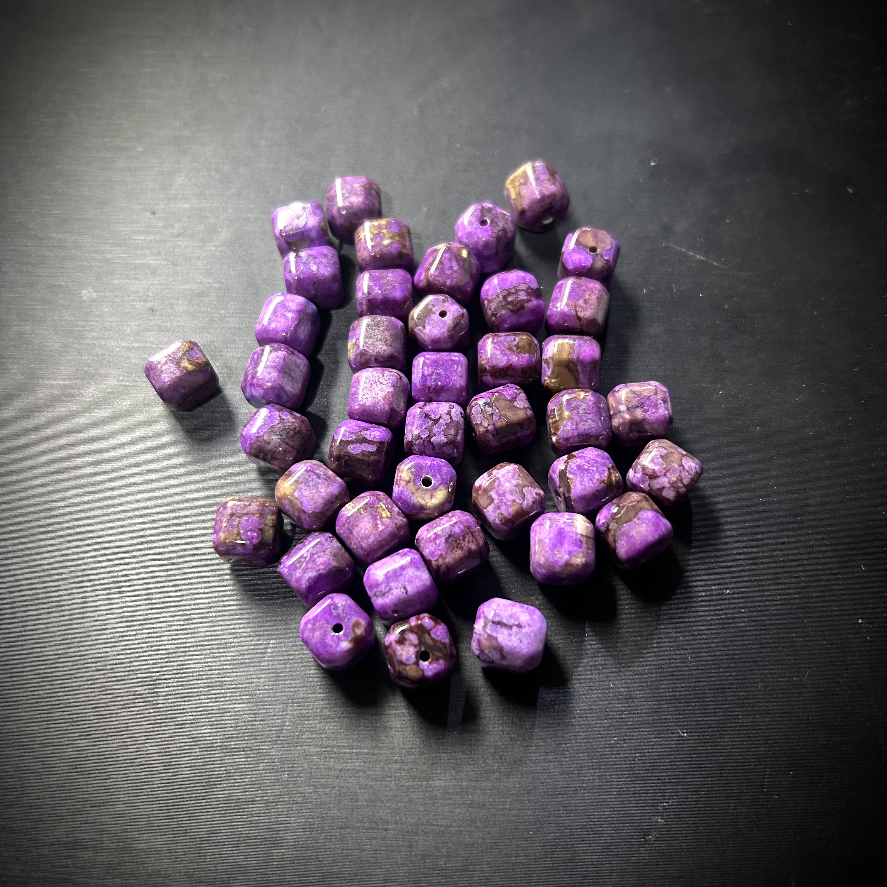 32001551带皮皇家紫方糖单珠（多样性发其一）491