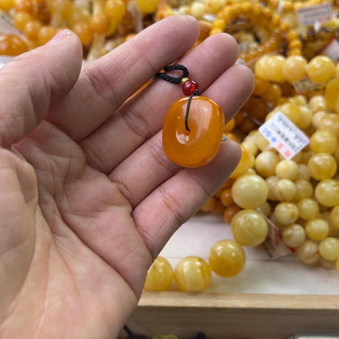 琥珀珠宝奇石未镶嵌