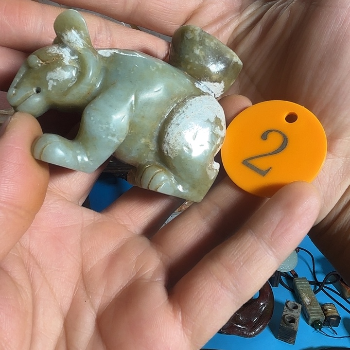 和田玉未镶嵌把件