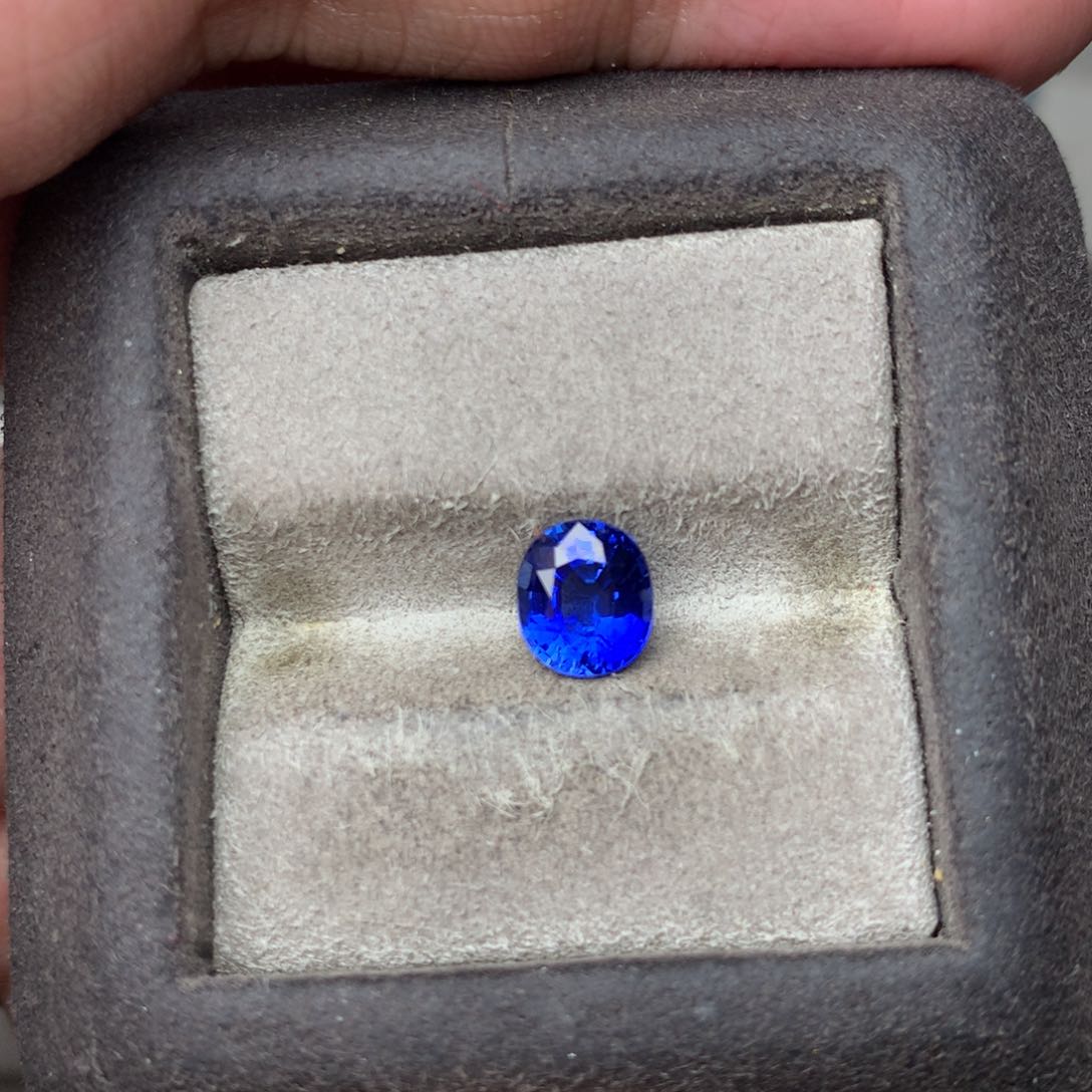 蓝宝石裸石未镶嵌1.64克拉皇家蓝