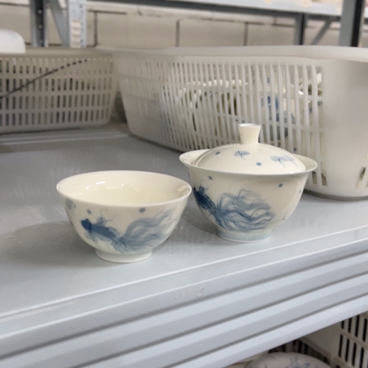 盖碗加杯。          