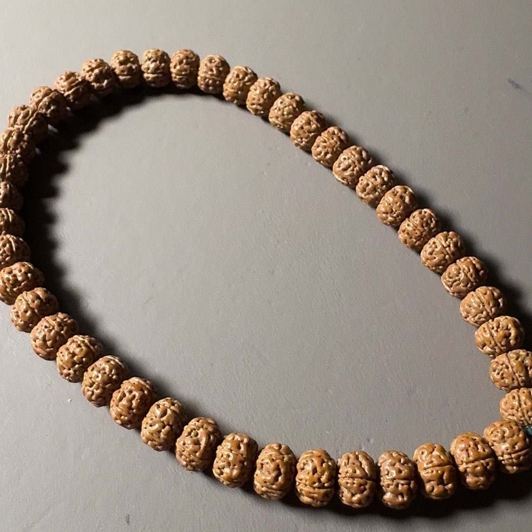 简***️金刚菩提吊坠典藏老树王