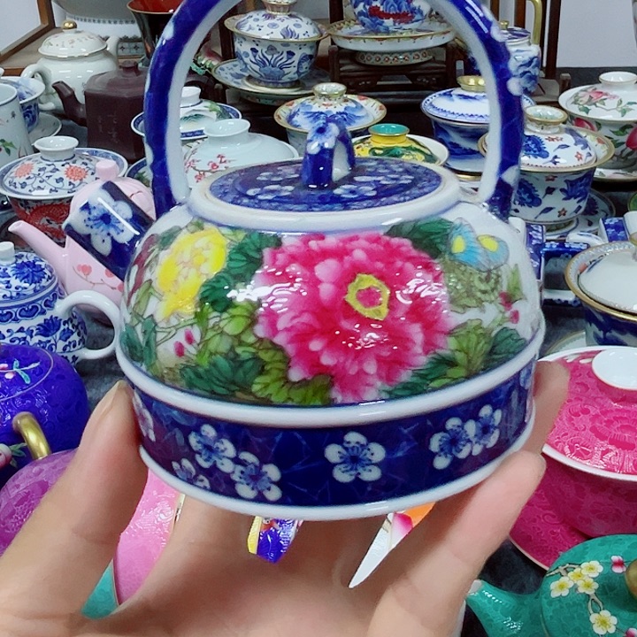 摆件景德镇陶瓷博物有限公司副会长